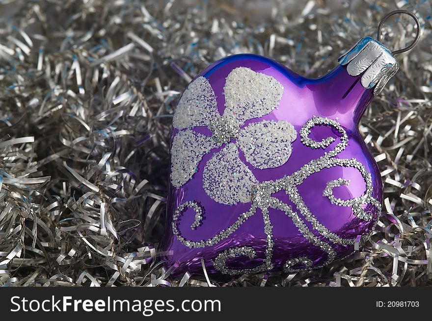 Christmas decorations shaped heart decorated with paintings fuss.