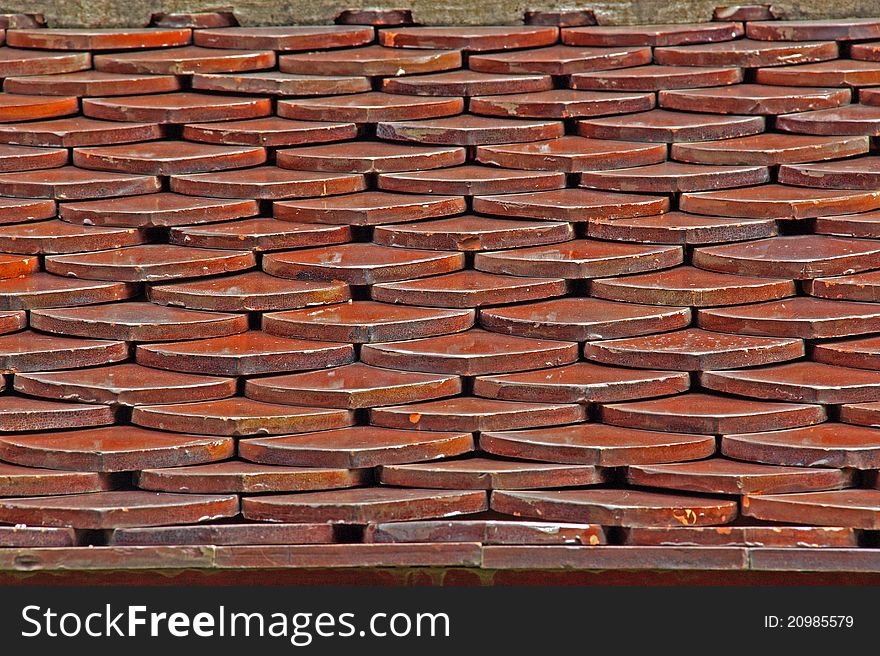 Tile roof. Made to resemble an ancient wooden roof. The current tile is burned.Tile roof. Mimic the roof was made â€‹â€‹of wood, ceramic tiles, the current account is exhausted.
