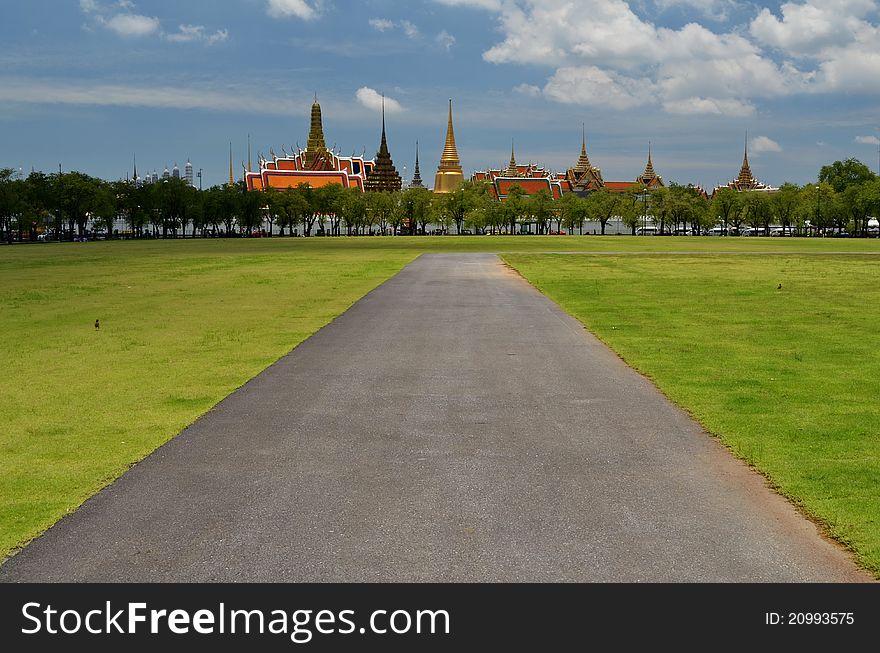 Path to temple of emerald buddha in Bangkok