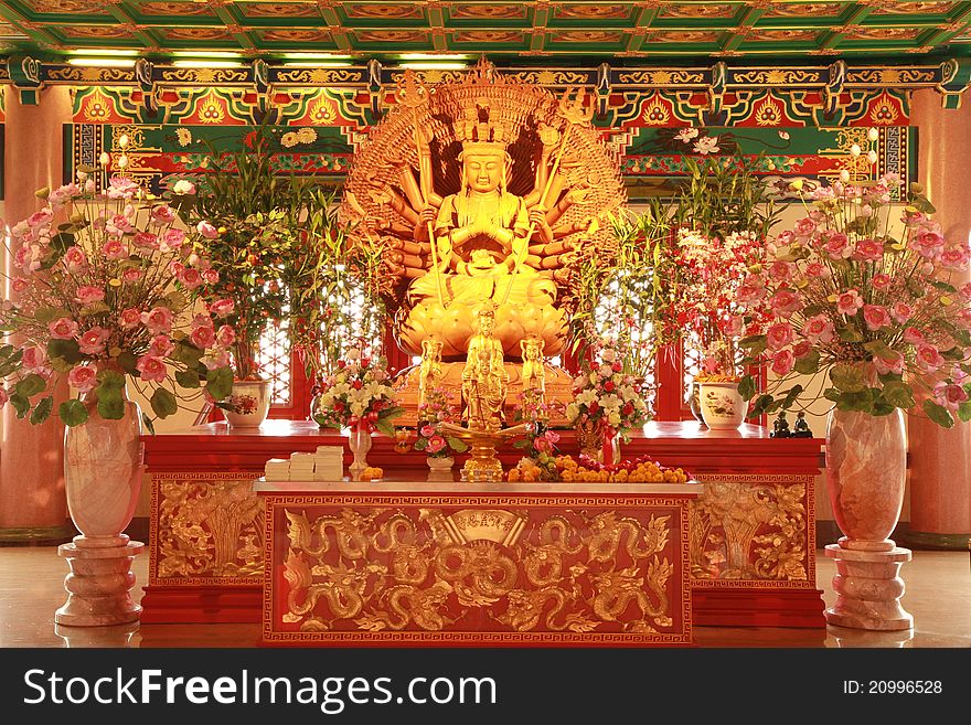 Golden Guan Yin with a thousand hands