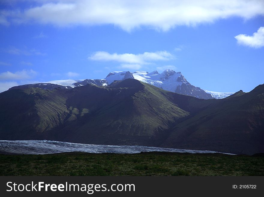 View of the mountains and glaciers Iceland