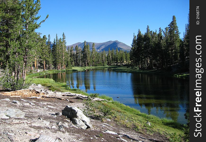 Middle Clark lake, in the ansel adams wilderness