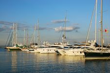 Sea Yachts Royalty Free Stock Images Sea Yachts Royalty Free Stock Images