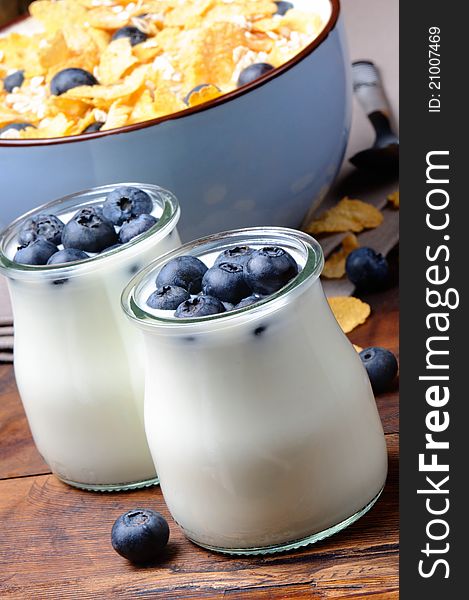 Healthy breakfast with yogurt and blueberries