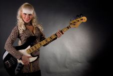 Blonde Girl With Electric Guitar In His Hands Royalty Free Stock Photos Blonde Girl With Electric Guitar In His Hands Royalty Free Stock Photos