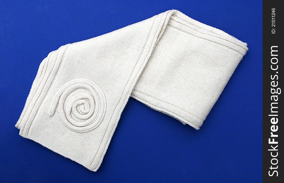 New White / Cream Wool Knit Scarf