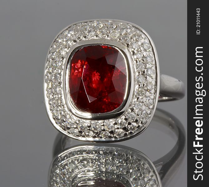 Spinel And Diamonds Ring