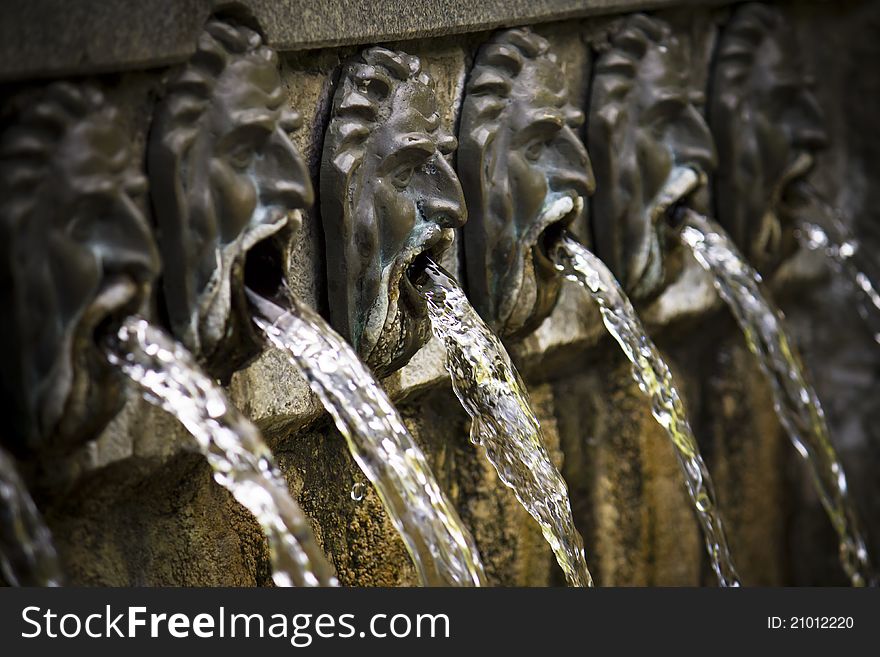This fountain was built in honor of fallen soldiers from the 1st World War. This fountain was built in honor of fallen soldiers from the 1st World War