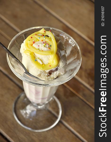 Ice Cream Ram Raisin Glass Cup Yellow