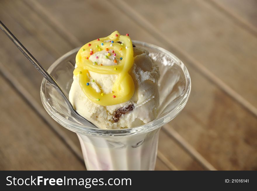 Ice Cream Ram Raisin Yellow Glass Cup