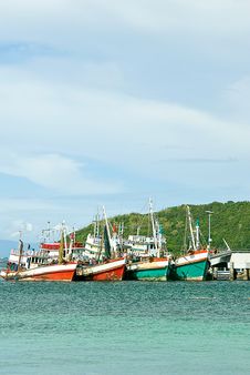 Fishing Boats In Harbor At The Sea Koh Lan Royalty Free Stock Photos