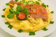 Roasted Chicken With Potatoes Royalty Free Stock Photos Roasted Chicken With Potatoes Royalty Free Stock Photos