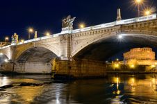 Bridge At Night Royalty Free Stock Images Bridge At Night Royalty Free Stock Images