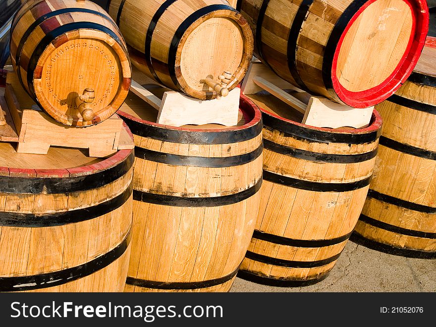 Wine barrels on different sizes