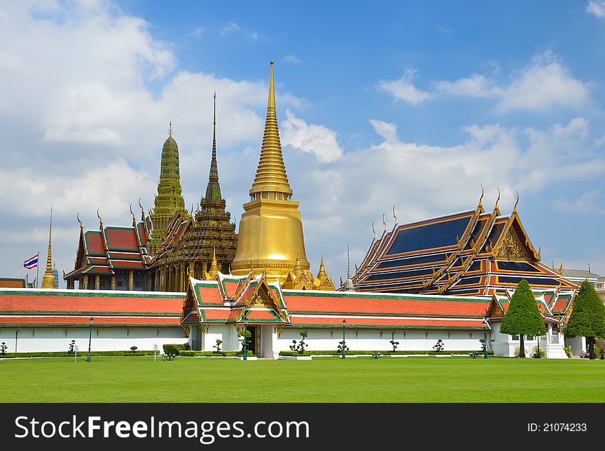 Bangkok's most famous landmark was built 1782. Within the palace complex are several impressive buildings including Wat Phra Kaeo (Temple of the Emerald Buddha) A royal chapel, Wat Phra Kaeo contains a small and beautiful Emerald Buddha, dating back to the 14th century and is greatly revered. The robes on the Buddha are changed with the seasons by HM King of Thailand and forms an important ritual in the Buddhist calendar. Bangkok's most famous landmark was built 1782. Within the palace complex are several impressive buildings including Wat Phra Kaeo (Temple of the Emerald Buddha) A royal chapel, Wat Phra Kaeo contains a small and beautiful Emerald Buddha, dating back to the 14th century and is greatly revered. The robes on the Buddha are changed with the seasons by HM King of Thailand and forms an important ritual in the Buddhist calendar.