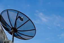 Big Satellite Dish And Blue Sky Royalty Free Stock Photos Big Satellite Dish And Blue Sky Royalty Free Stock Photos