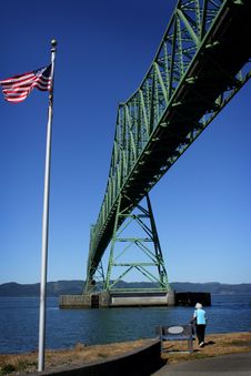 The Astoria Bridge & American Flag Royalty Free Stock Photography The Astoria Bridge & American Flag Royalty Free Stock Photography