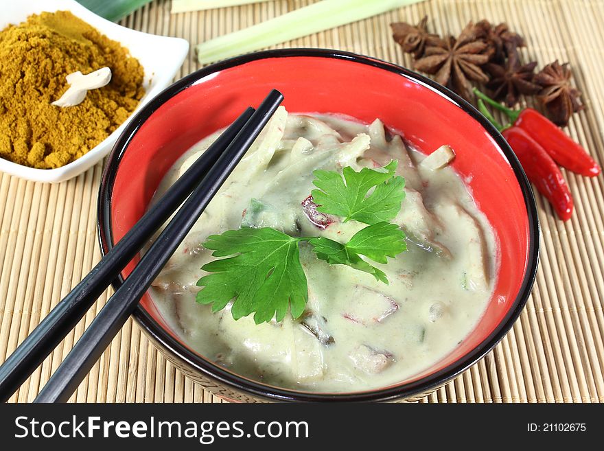 Green curry with vegetables and wild rice