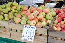 Apples On A Farm Market Royalty Free Stock Images Apples On A Farm Market Royalty Free Stock Images