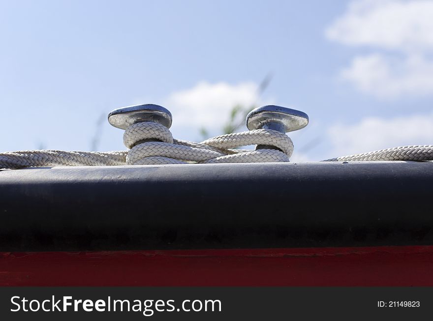 Detail of rope around a bollard