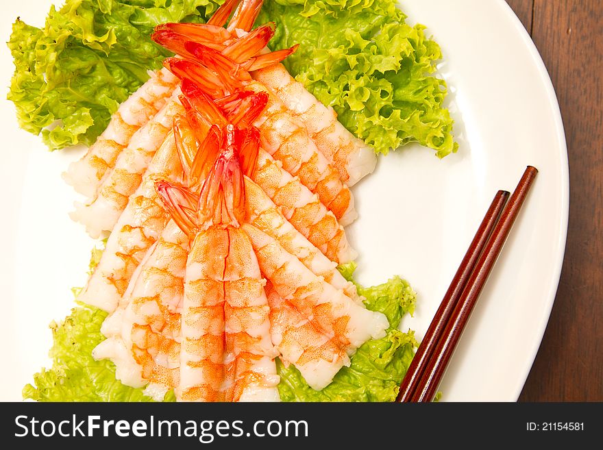 Fresh, raw shrimp on a plate