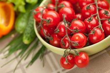 Cherry Tomatoes On The Vine Stock Photography Cherry Tomatoes On The Vine Stock Photography