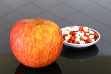 Apple & Medication Royalty Free Stock Images Apple & Medication Royalty Free Stock Images