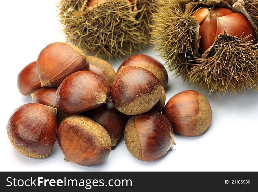 I took many chestnuts in a white background.