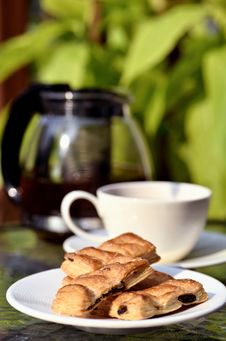 Tea Break With Biscuits Royalty Free Stock Images Tea Break With Biscuits Royalty Free Stock Images