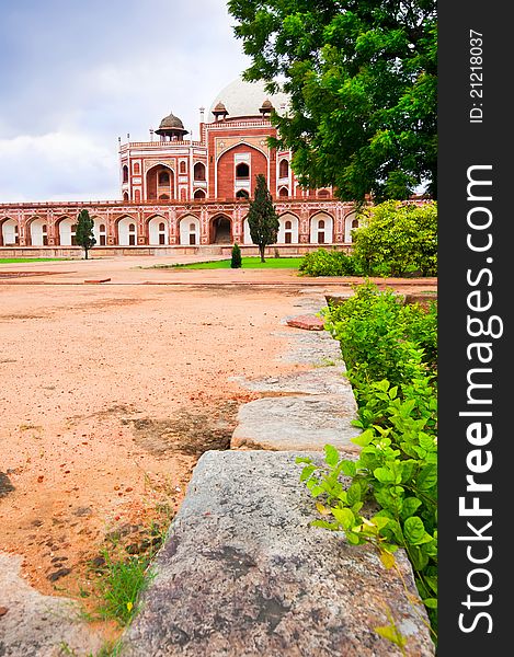 Humayun`s Tomb. India, Delhi, Uttar Pradesh. Mughal architecture of 1565-72 A.D.