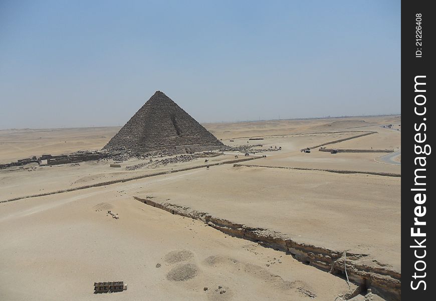 Smallest pyramid in giza egypt