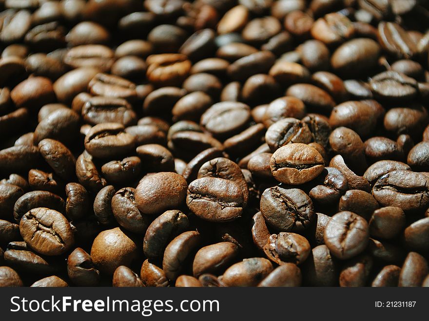 Scattering of brown coffee beans