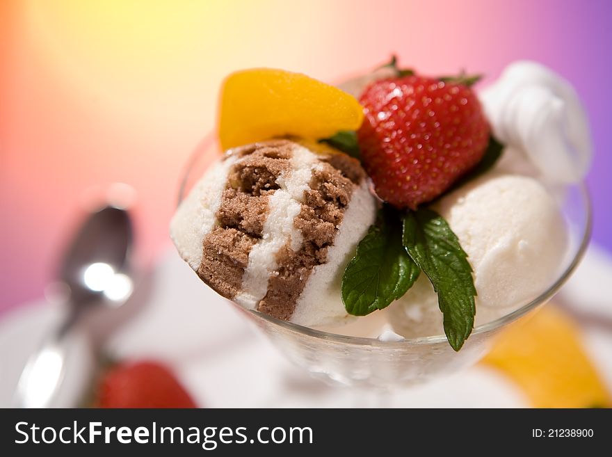 Ice cream and fruit on the glass