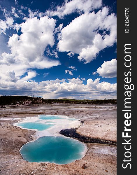 A immage of the geothermal areas of Yellowstone. A immage of the geothermal areas of Yellowstone