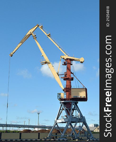 Iron port crane terminal business