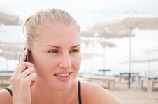 Woman Talking On The Phone Royalty Free Stock Images Woman Talking On The Phone Royalty Free Stock Images