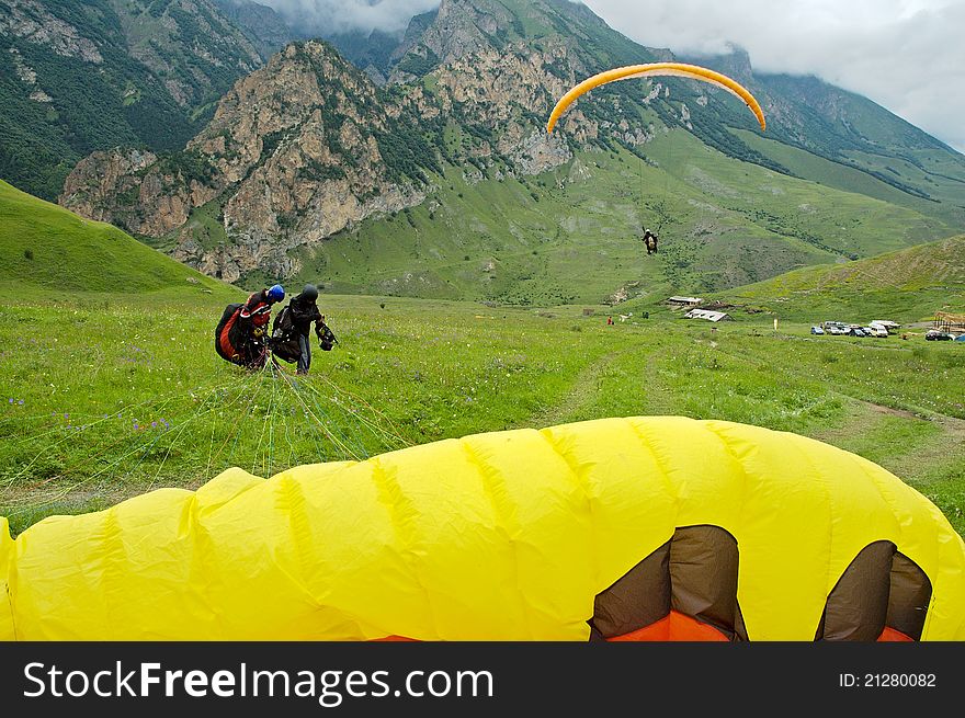 Paragliders in mauntain.Extreme rest.