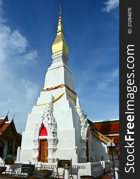 Wat Phra That Cheung Chum is in Sakonnakhon province, northeastern region of Thailand