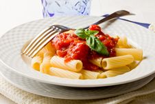 Pasta With Tomato Sauce And Basil Royalty Free Stock Images Pasta With Tomato Sauce And Basil Royalty Free Stock Images