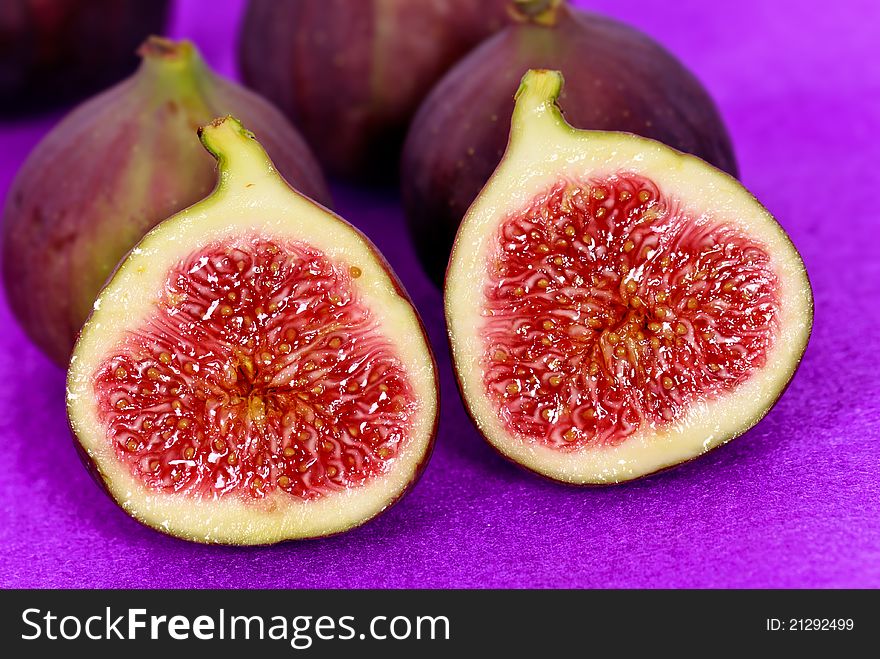 Cut,Fresh,ripe Figs,a close up shot.