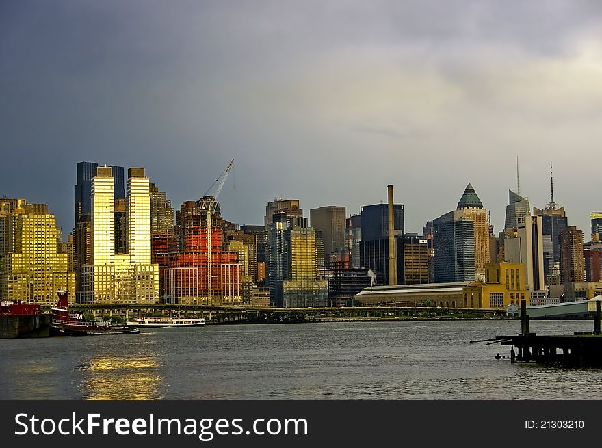 Manhattan as the sun goes down. Manhattan as the sun goes down.