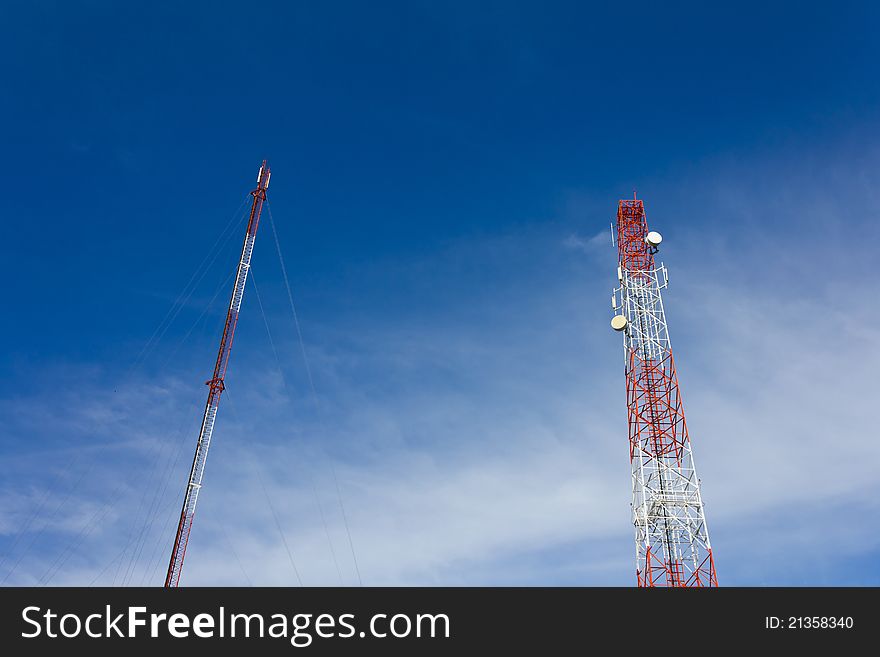 Antennas transmit and receive signals via satellite to use telecommuting. Antennas transmit and receive signals via satellite to use telecommuting.