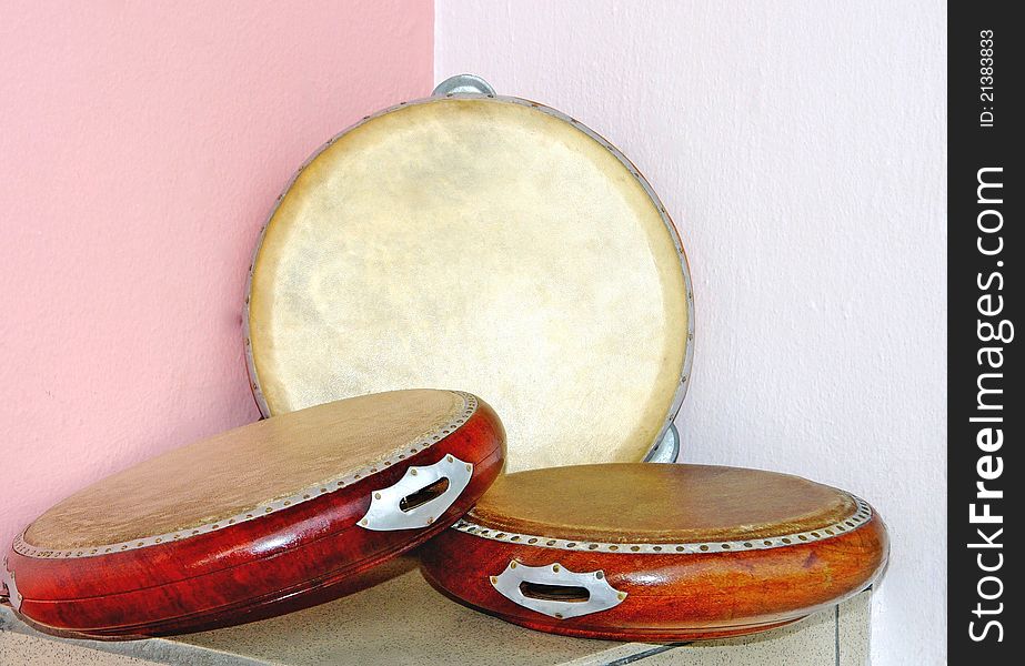 This typical musical instrument is normally played by a group of ten people or more. it is very popular in Brunei and neighbouring countries. This typical musical instrument is normally played by a group of ten people or more. it is very popular in Brunei and neighbouring countries.