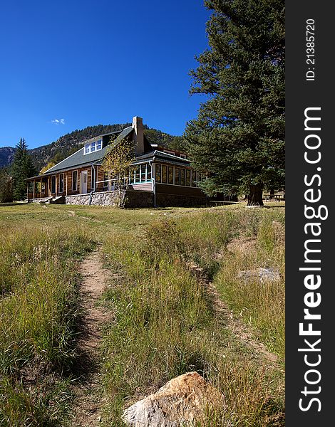 Beautiful house in the Rocky Mountains. Beautiful house in the Rocky Mountains.