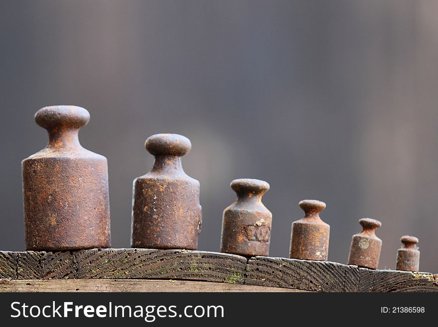 Composition of the old, rusty weights. Composition of the old, rusty weights.