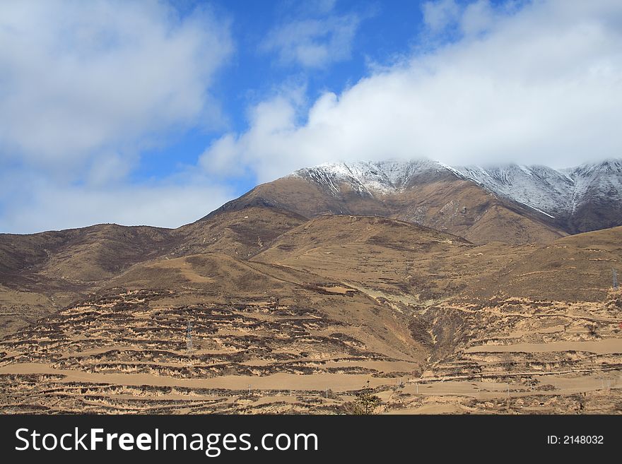 Plateau landscape with mountains and sky