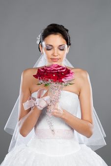 Beautiful Brunette Bride With A Bouquet Royalty Free Stock Photography Beautiful Brunette Bride With A Bouquet Royalty Free Stock Photography