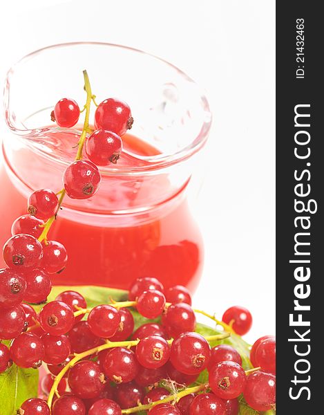 Red currant drink and berries