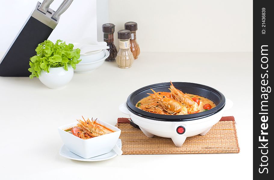You could do Tom yam Koong Thai favorite menu by the multiple purpose electric pan. You could do Tom yam Koong Thai favorite menu by the multiple purpose electric pan