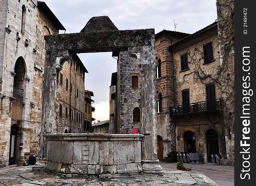 Well in San Gimignano medieval village, Tuscany, Italy. Well in San Gimignano medieval village, Tuscany, Italy